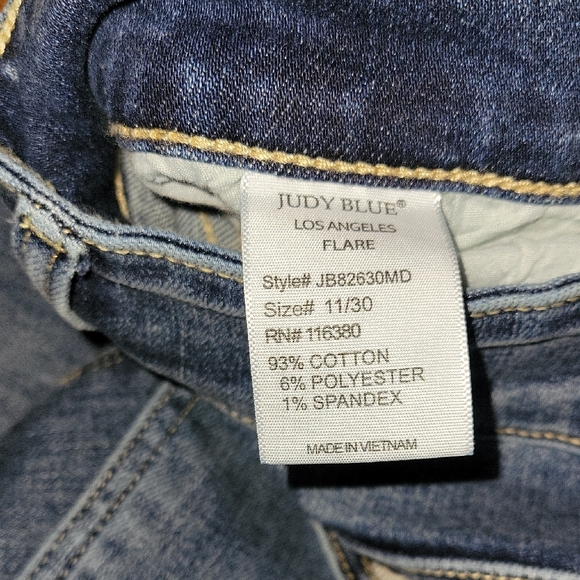 Judy Blue Flare Denim Jeans With Raw Hem Size 30 - Picture 4 of 10